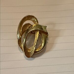 Stylish Gold-Tone Women's Brooch
